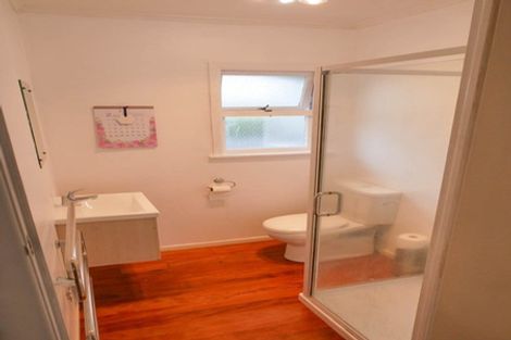 Photo of property in 4/13 Creamer Avenue, Belmont, Auckland, 0622
