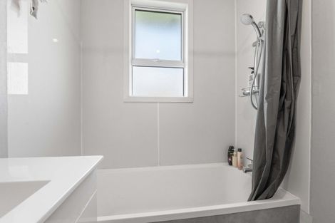 Photo of property in 21 Castle Street, Eltham, 4322