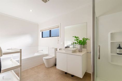 Photo of property in 6 Sacred Kingfisher Road, Hobsonville, Auckland, 0616