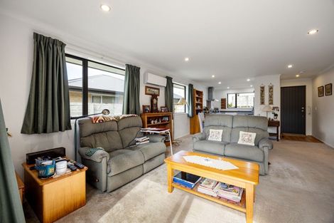 Photo of property in 51 Shrule Place, Huntington, Hamilton, 3210