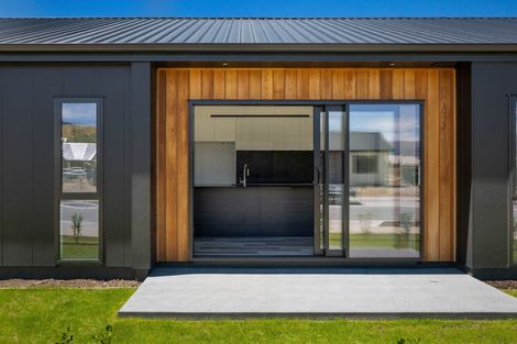 Photo of property in 1 Hadley Place, Cromwell, 9310