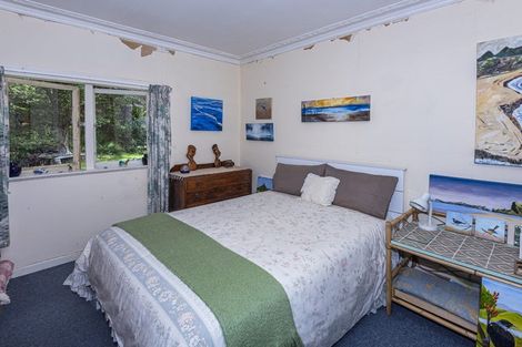 Photo of property in 64 Paparoa Station Road, Paparoa, 0571