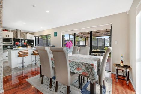 Photo of property in 2/26 James Street, Bayview, Auckland, 0629