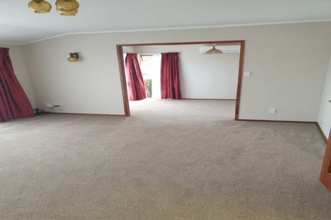 Photo of property in 72 Prince Regent Drive, Half Moon Bay, Auckland, 2012