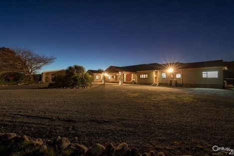 Photo of property in 5 Twin Lakes Road, Te Marua, Upper Hutt, 5018