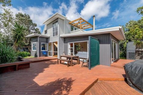 Photo of property in 17 Hughes Street, Waikanae Beach, Waikanae, 5036