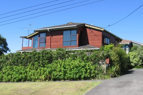 Photo of property in 1/77 Castor Bay Road, Castor Bay, Auckland, 0620