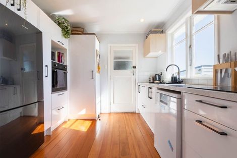 Photo of property in 53 Aorangi Road, Paraparaumu, 5032