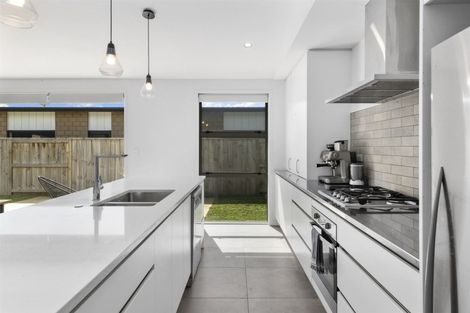 Photo of property in 37 Awataha Crescent, Pyes Pa, Tauranga, 3110