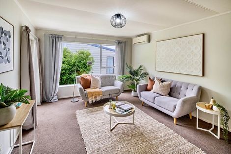 Photo of property in 61 Davidson Crescent, Tawa, Wellington, 5028