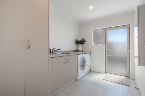 Photo of property in 3 Seaview Road, Otumoetai, Tauranga, 3110