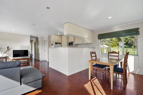 Photo of property in 1529 South Head Road, South Head, Helensville, 0874