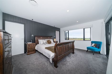 Photo of property in 21 Silicon Way, Fitzherbert, Palmerston North, 4410