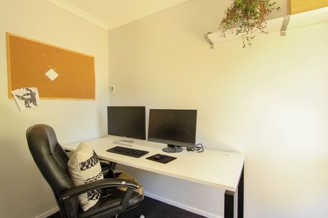 Photo of property in 99 Aquarius Drive, Kawaha Point, Rotorua, 3010