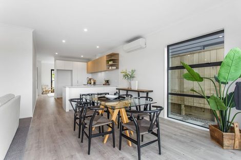 Photo of property in 17 William Calvert Drive, Swanson, Auckland, 0614