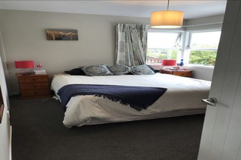 Photo of property in 37 Ramillies Place, Glenfield, Auckland, 0629