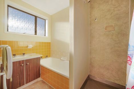 Photo of property in 2/13 Northall Road, New Lynn, Auckland, 0600