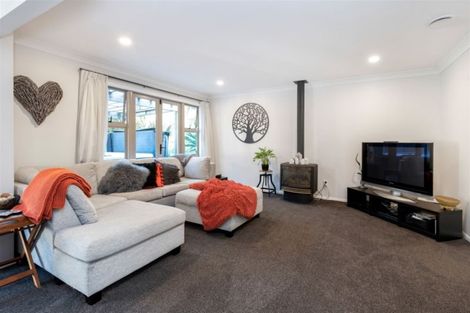 Photo of property in 17 Dunloy Place, East Tamaki Heights, Auckland, 2016