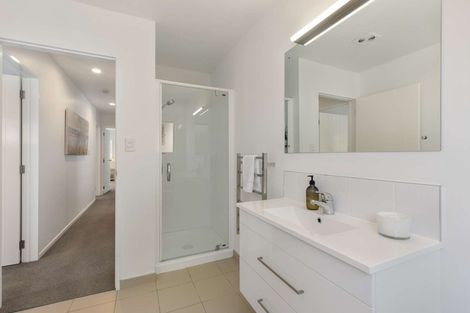 Photo of property in 21 Carento Way, Stanmore Bay, Whangaparaoa, 0932
