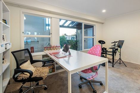 Photo of property in 18 Red Bluff Rise, Campbells Bay, Auckland, 0630