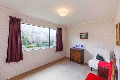 Photo of property in 6 Jordan Way, Kelvin Grove, Palmerston North, 4414