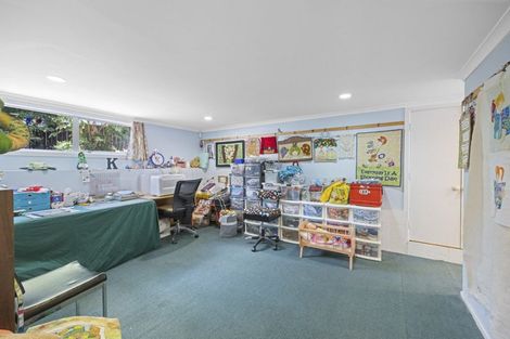 Photo of property in 38 Chatsworth Crescent, Pakuranga Heights, Auckland, 2010