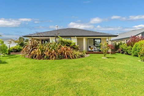Photo of property in 2 Vesey Drive, Katikati, 3129