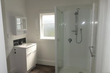 Photo of property in 2/24 North Avon Road, Richmond, Christchurch, 8013