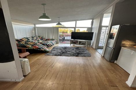 Photo of property in 6 Minton Place, Manurewa, Auckland, 2102