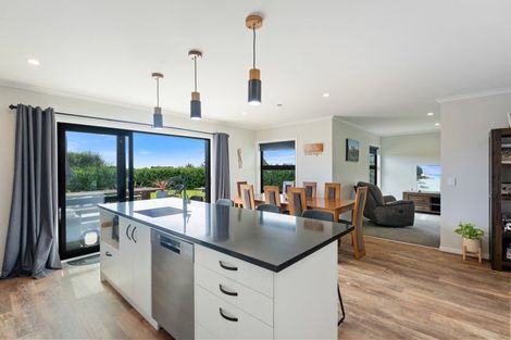 Photo of property in 10 Oriwa Lane, Levin, 5571