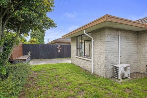 Photo of property in 2/99 Denise Crescent, Hornby, Christchurch, 8042