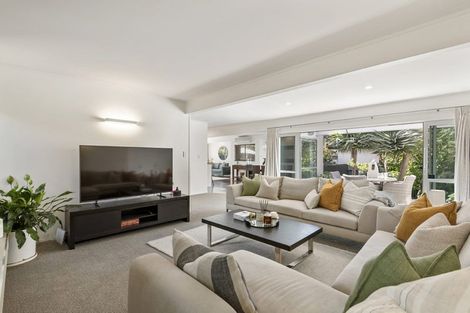 Photo of property in 473 Beach Road, Murrays Bay, Auckland, 0630
