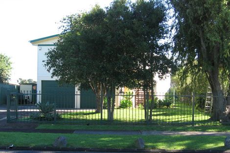 Photo of property in 49 Edgewater Drive, Pakuranga, Auckland, 2010