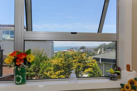 Photo of property in 2/4 Scott Street, Moturoa, New Plymouth, 4310