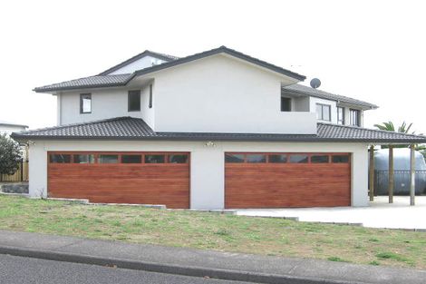 Photo of property in 20 Jenelin Road, Glendene, Auckland, 0602