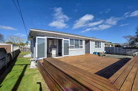 Photo of property in 12 Karaka Street, Merrilands, New Plymouth, 4312