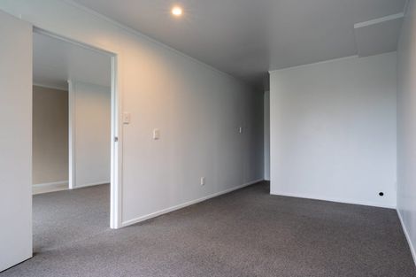 Photo of property in 1 Wakeling Avenue, Te Atatu South, Auckland, 0610
