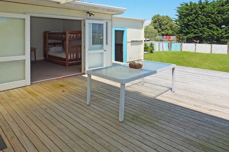 Photo of property in 38 Pratt Avenue, Foxton Beach, Foxton, 4815