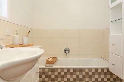 Photo of property in 2/1 Henry Hill Road, Taupo, 3330