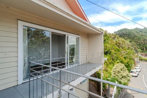 Photo of property in 43 Palliser Road, Roseneath, Wellington, 6011