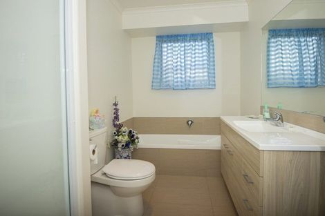 Photo of property in 52 Tamure Place, Ruakaka, 0116