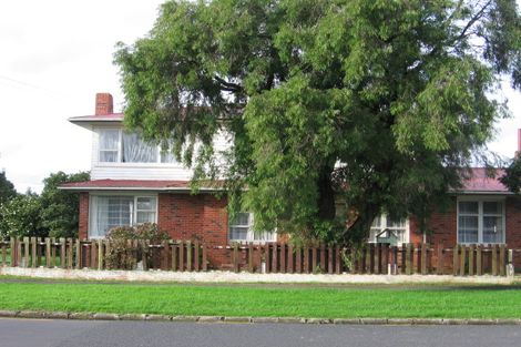 Photo of property in 2 Ranfurly Road, Papatoetoe, Auckland, 2104