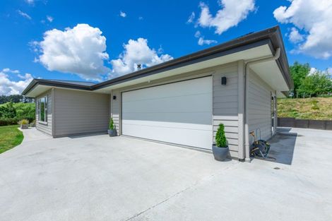 Photo of property in 100 Racecourse Road, Waipawa, 4210