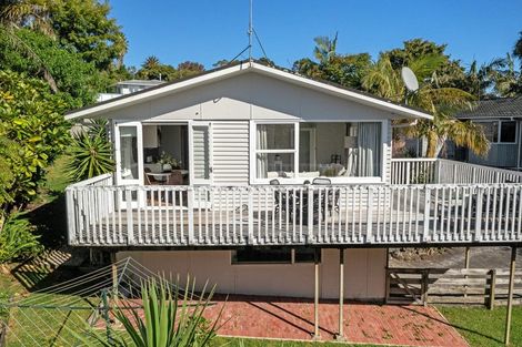 Photo of property in 8 Weatherly Road, Torbay, Auckland, 0630