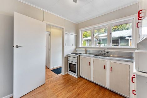 Photo of property in 1/3 Lane Street, Wallaceville, Upper Hutt, 5018