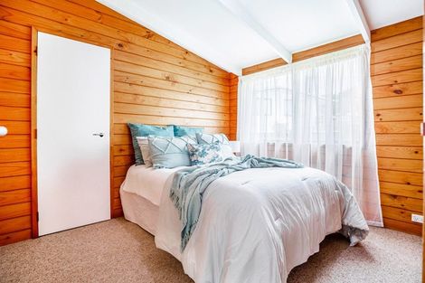 Photo of property in 96 Waimumu Road, Massey, Auckland, 0614