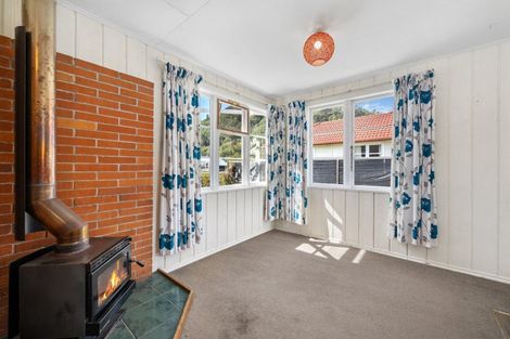 Photo of property in 27 Oxford Street, Picton, 7220