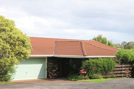 Photo of property in 22 Birman Close, Half Moon Bay, Auckland, 2012