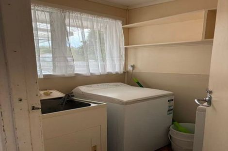 Photo of property in 9 Archlynn Road, Kelston, Auckland, 0602