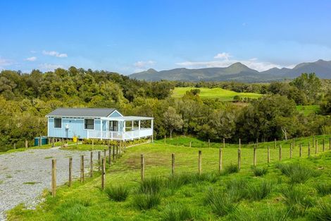 Photo of property in 1581 Carrington Road, Hurworth, New Plymouth, 4371